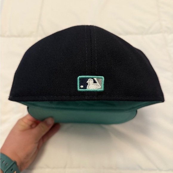 Seattle Mariners New Era Teal and Black hat 59fifty 7 1/8 - Picture 4 of 8